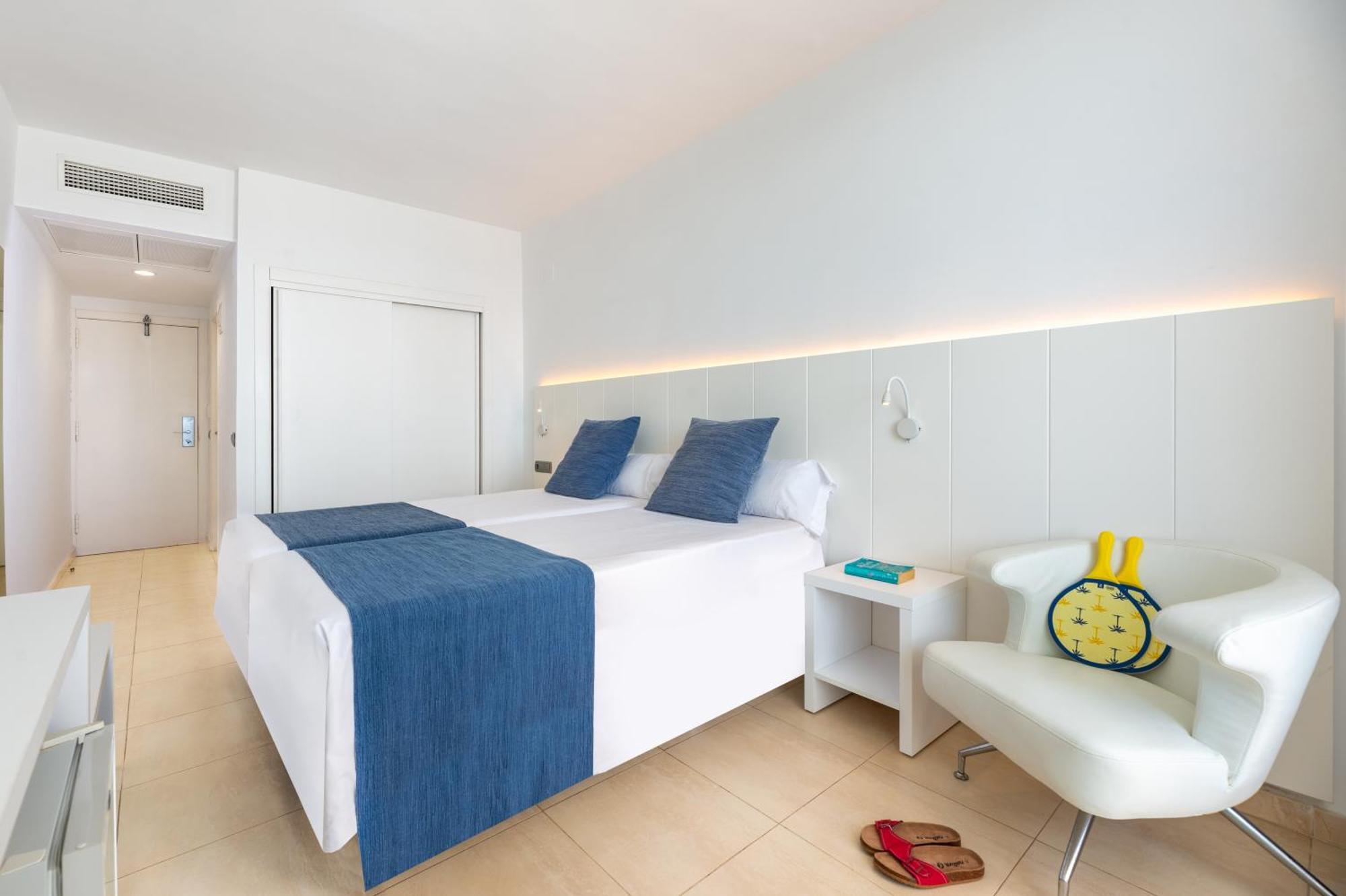 Hotel Vibra Algarb Playa d'en Bossa Ngoại thất bức ảnh