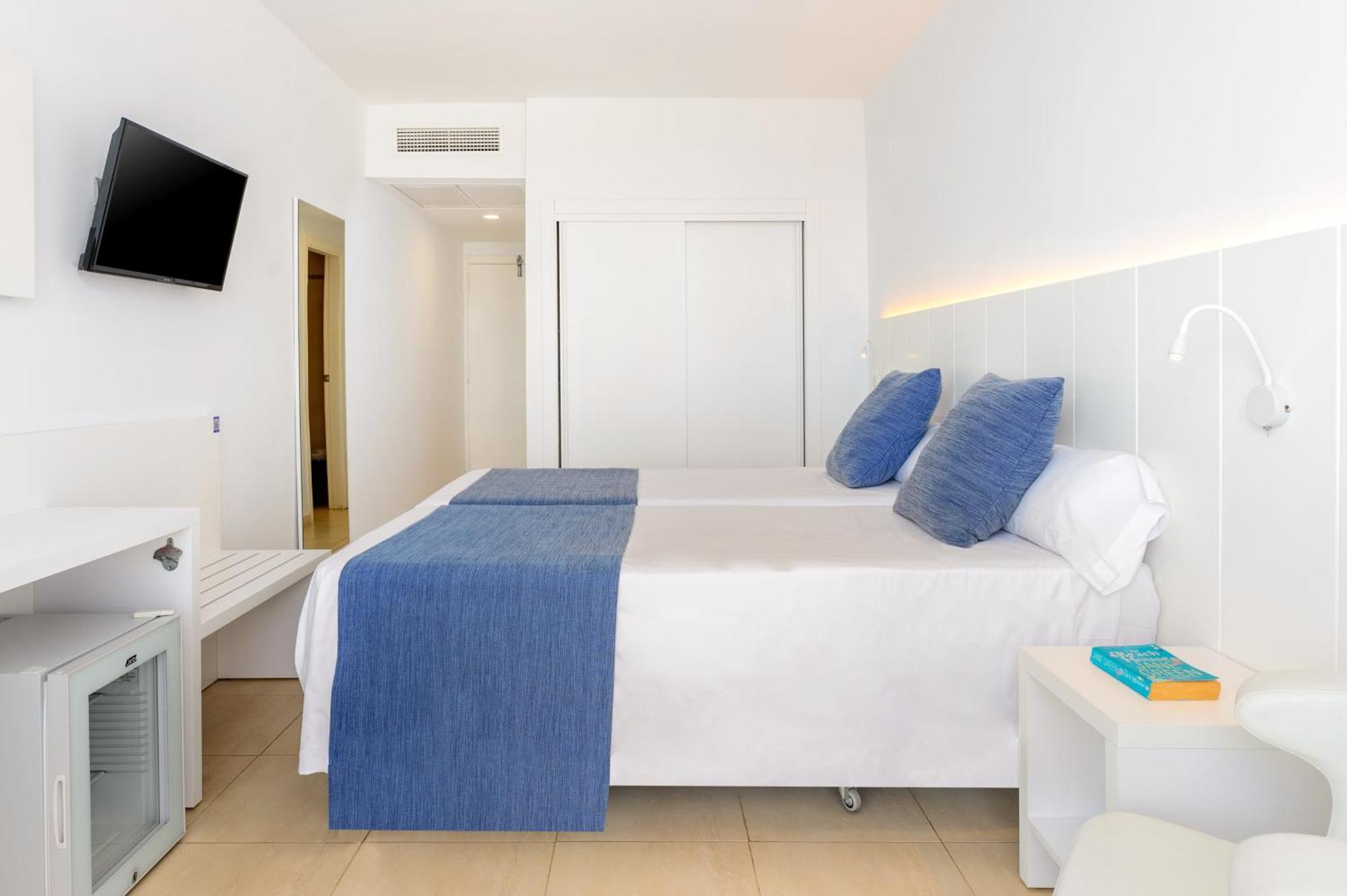 Hotel Vibra Algarb Playa d'en Bossa Ngoại thất bức ảnh